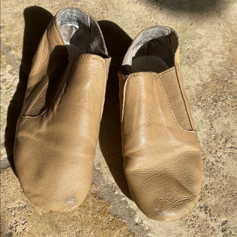 Theatrical tan jazz shoes